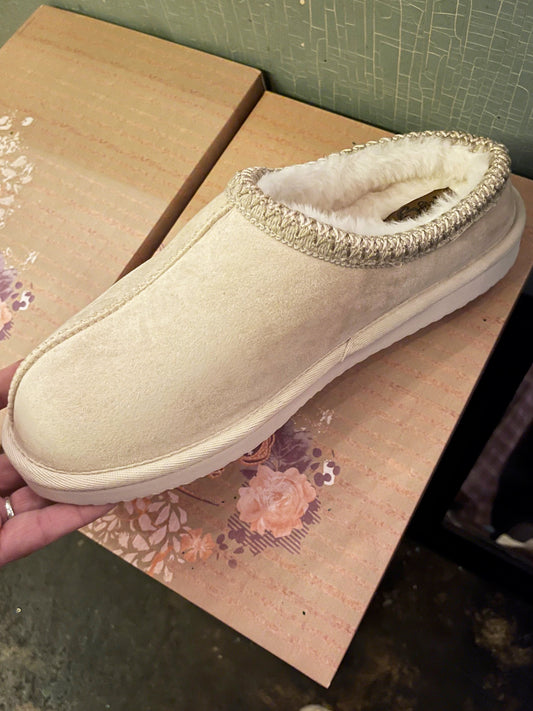 Comfy Slippers by Very G in Cream