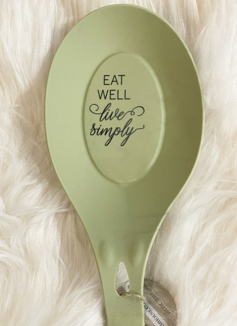 A great gift idea or get them for yourself! By Krumbs, from the Farmhouse Collection, these silicone spoonrests are adorned with inspirational sayings, and are super practical with their flexible structure... no-mess cooking, easy to clean! Generous size, holds tongs to ladles and more! Heat resistant silicone ensures safe use. A must-have for every kitchen!