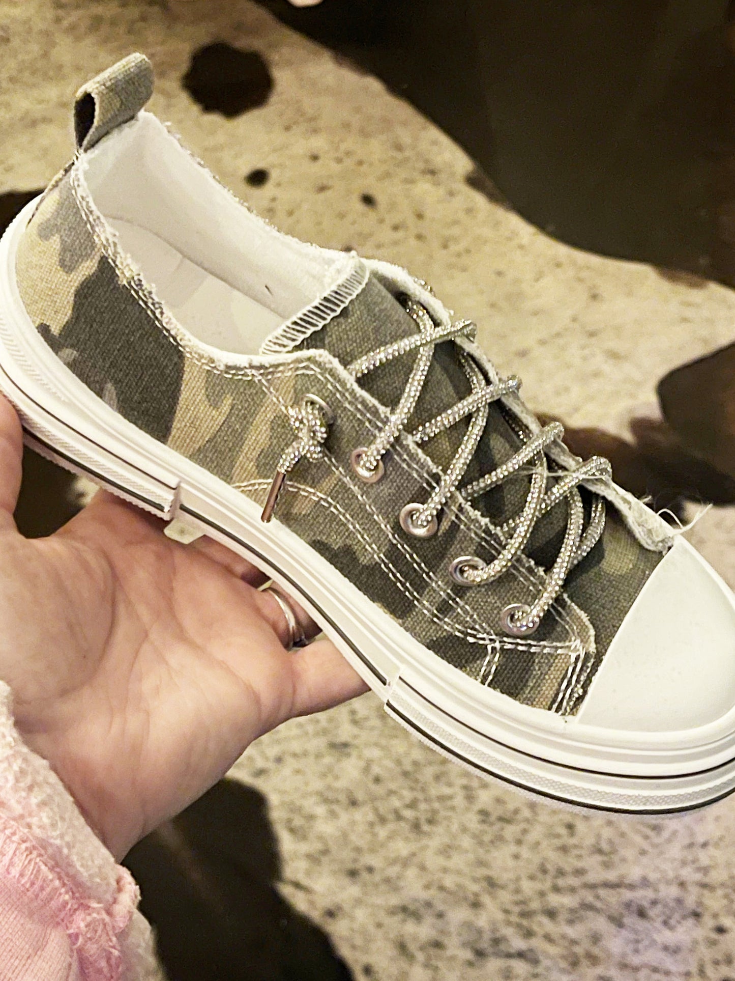 Aman natural camo sneakers by Very G